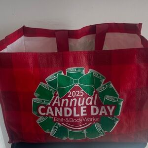 💥FREE WITH ANY PURCHASE Bath & Body Works Festive Red Checkered Bag